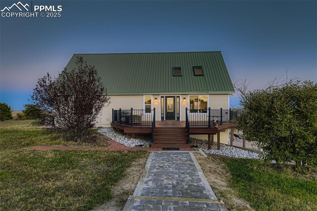 Image 3 of 39: Front of Structure