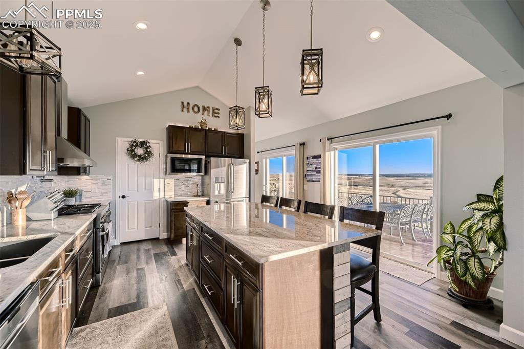 Image 9 of 39: Kitchen