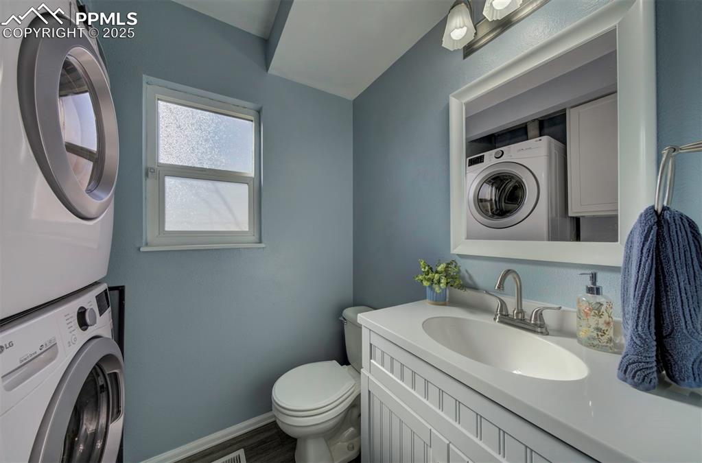 Image 17 of 23: Bathroom