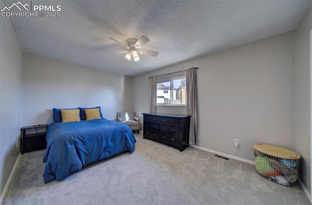 Image 20 of 23: Bedroom