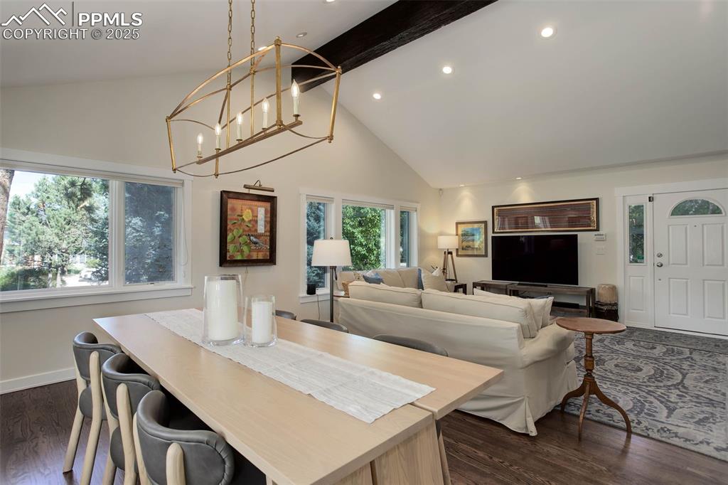 Image 10 of 43: Dining Area
