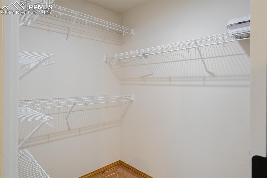 Image 22 of 33: Closet