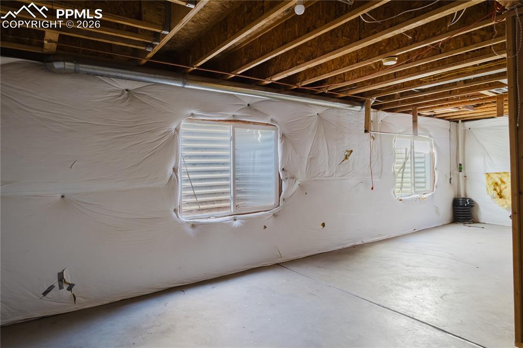 Image 28 of 33: Basement