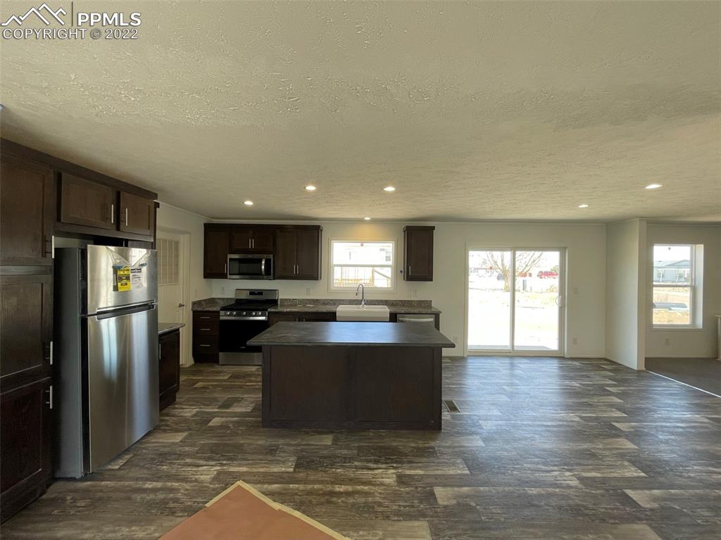 Listing 4558636, Image 4 of 7