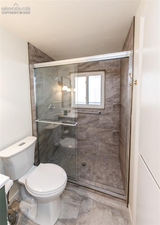 Image 37 of 48: Bathroom