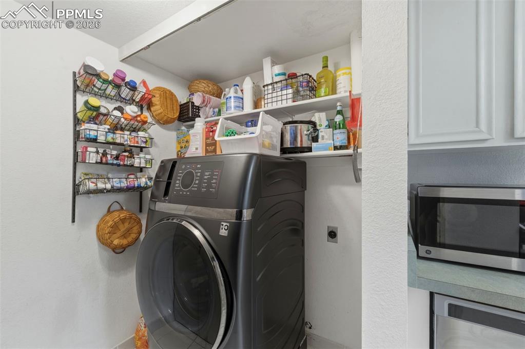 Image 14 of 27: Laundry