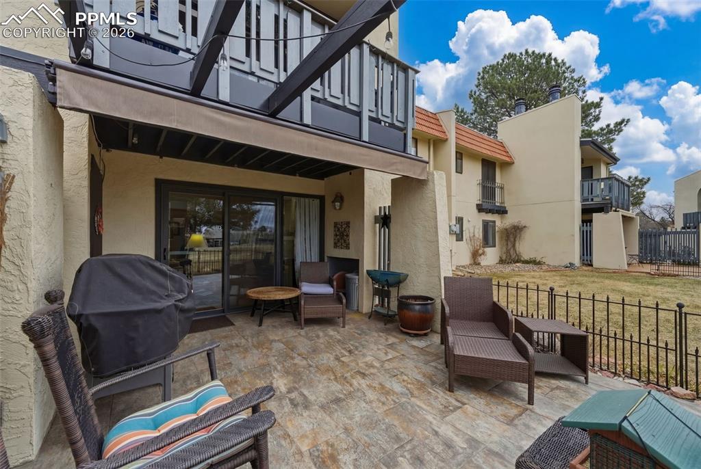 Image 26 of 27: Patio