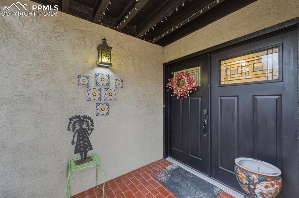 Image 3 of 27: Entry