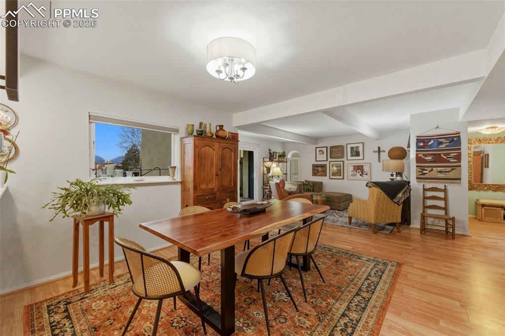 Image 8 of 27: Dining Area