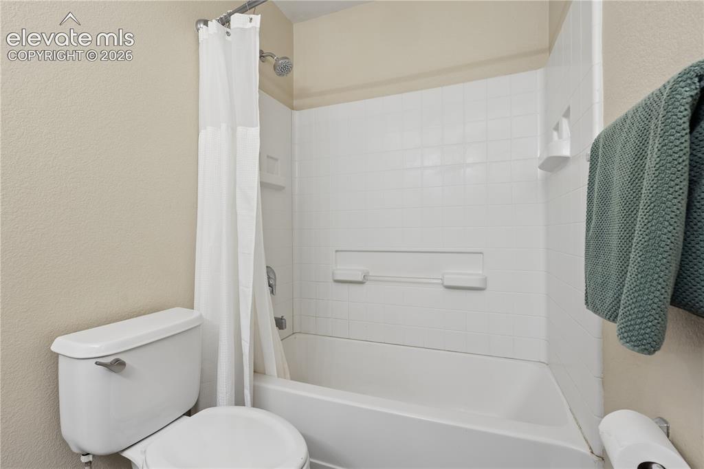 Image 21 of 26: Master Bathroom