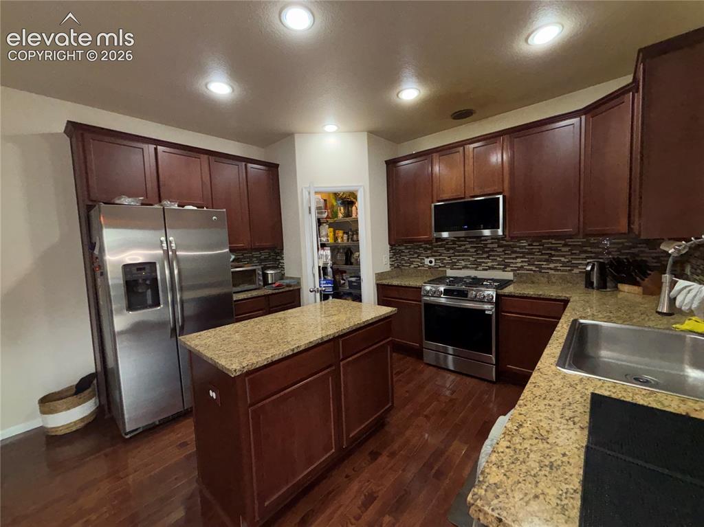 Image 12 of 42: Kitchen
