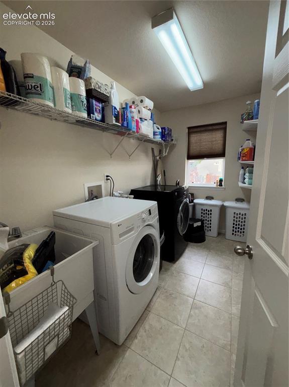 Image 21 of 42: Laundry