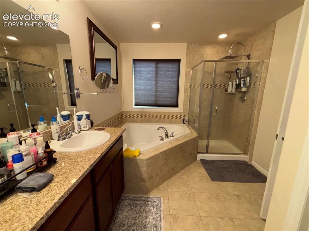 Image 29 of 42: Bathroom