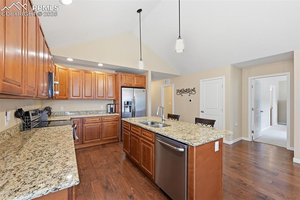 Image 11 of 36: Kitchen