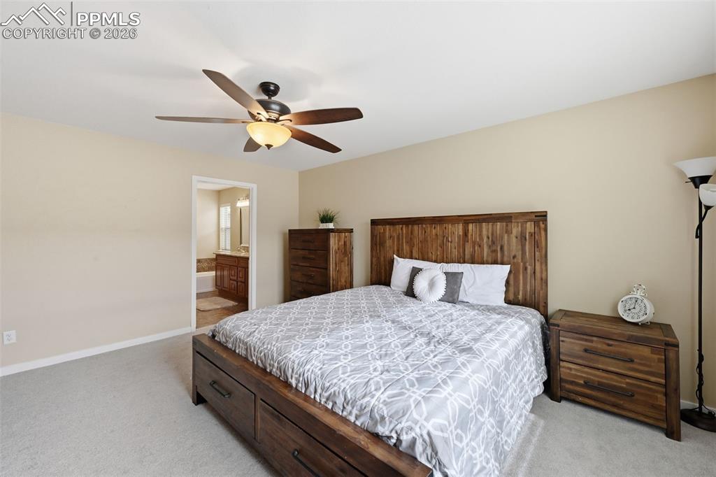 Image 20 of 36: Bedroom