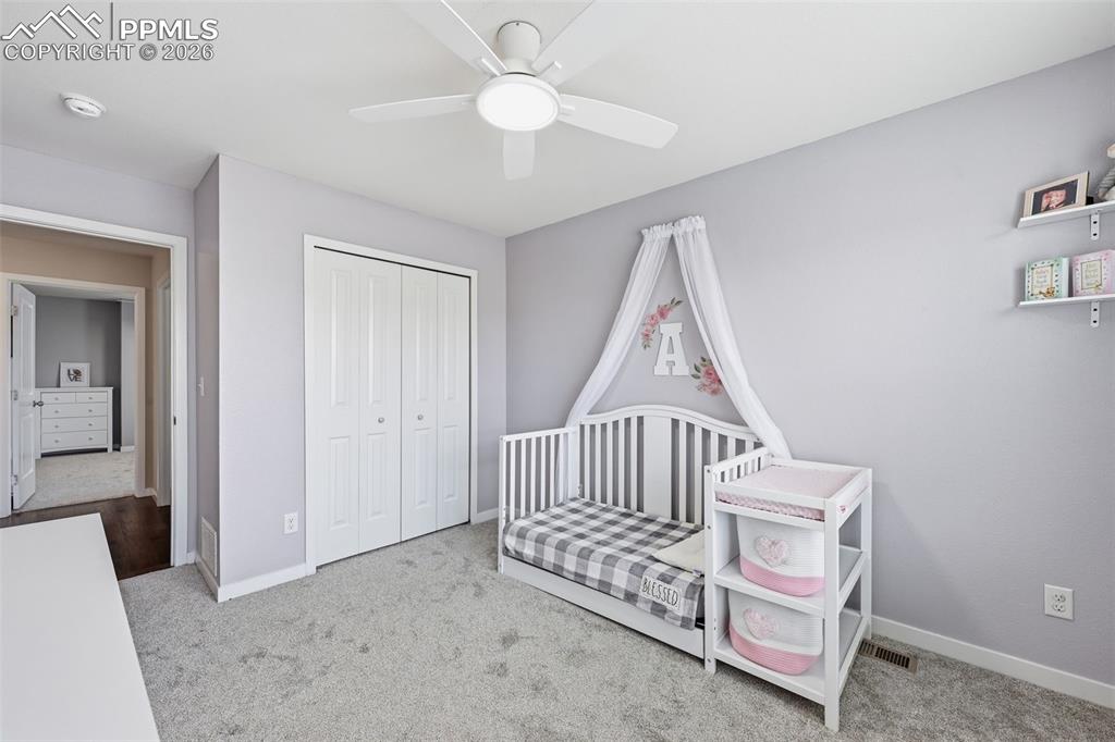 Image 26 of 36: Bedroom