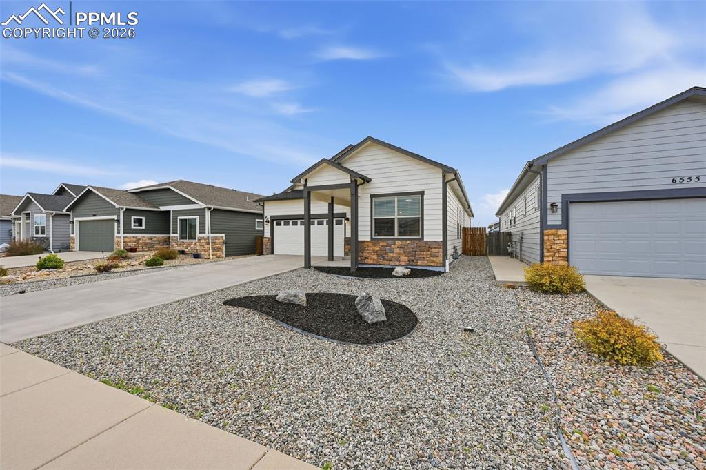 Image 5 of 36: Front of Structure