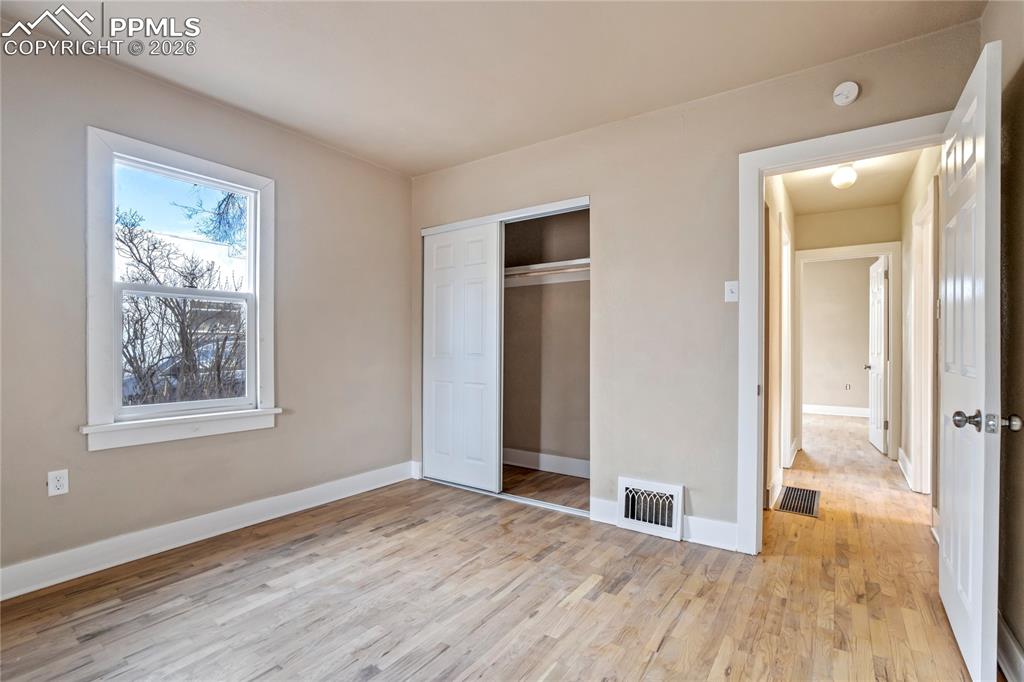 Image 11 of 28: Bedroom 