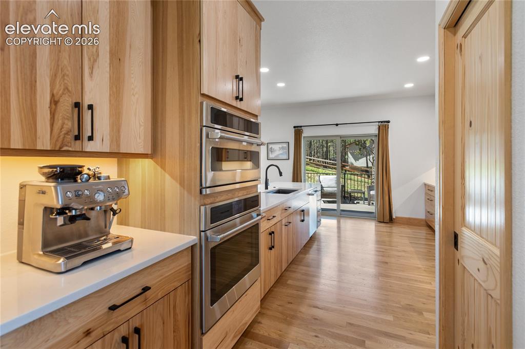 Image 19 of 48: Kitchen
