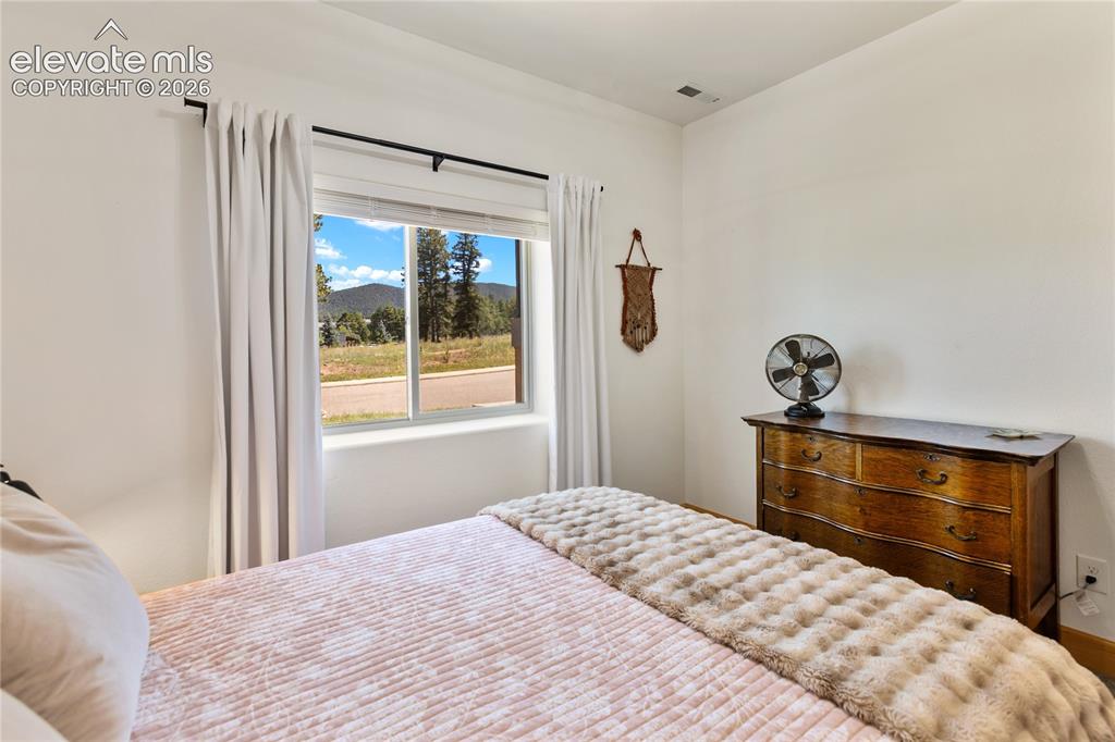 Image 43 of 48: Bedroom
