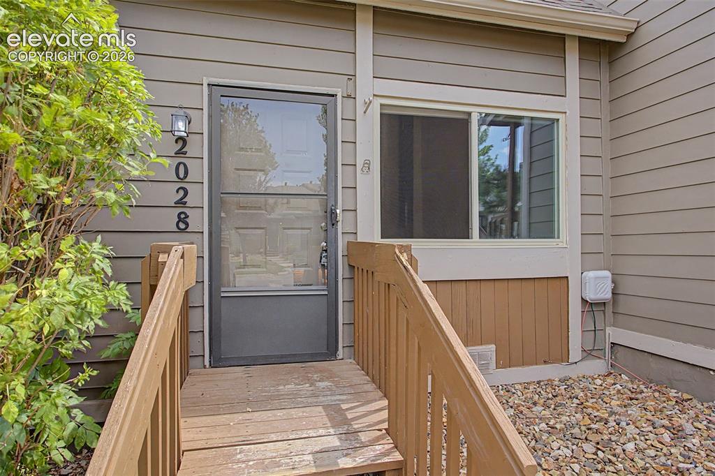 Image 6 of 26: Entry
