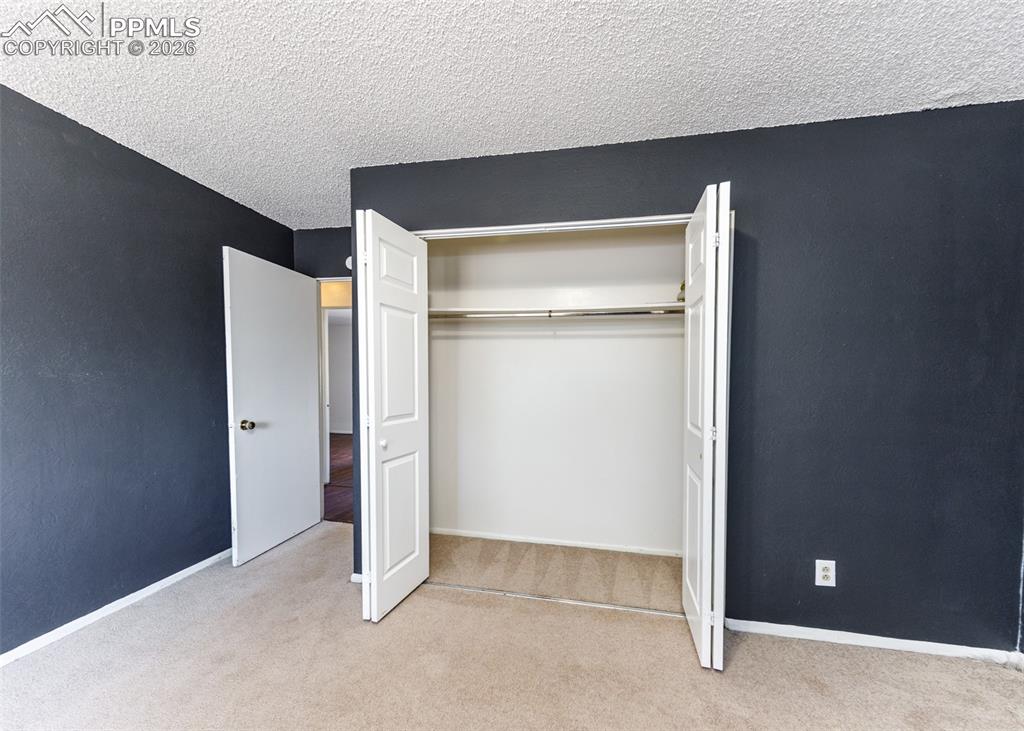 Image 27 of 45: Bedroom