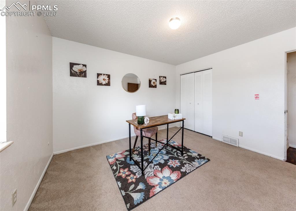 Image 29 of 45: Bedroom