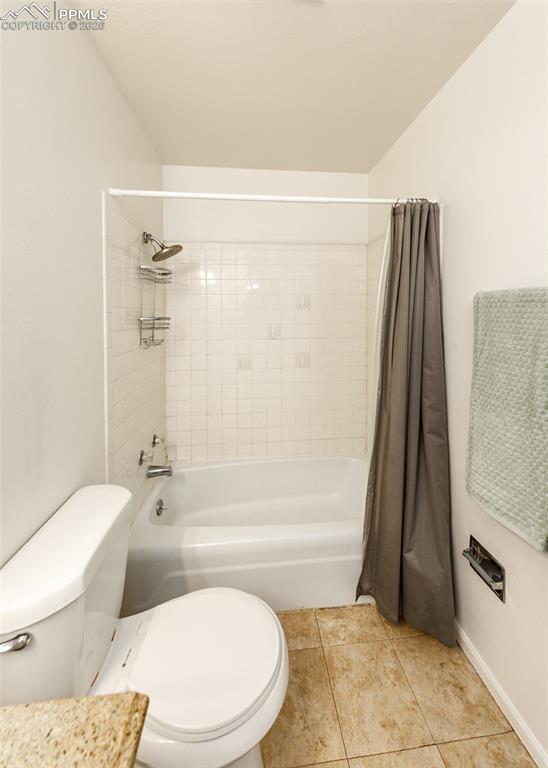 Image 33 of 45: Bathroom