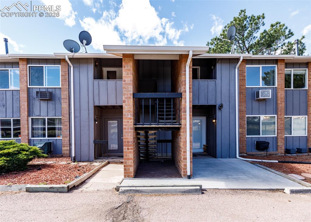 Image 36 of 45: Back of Structure