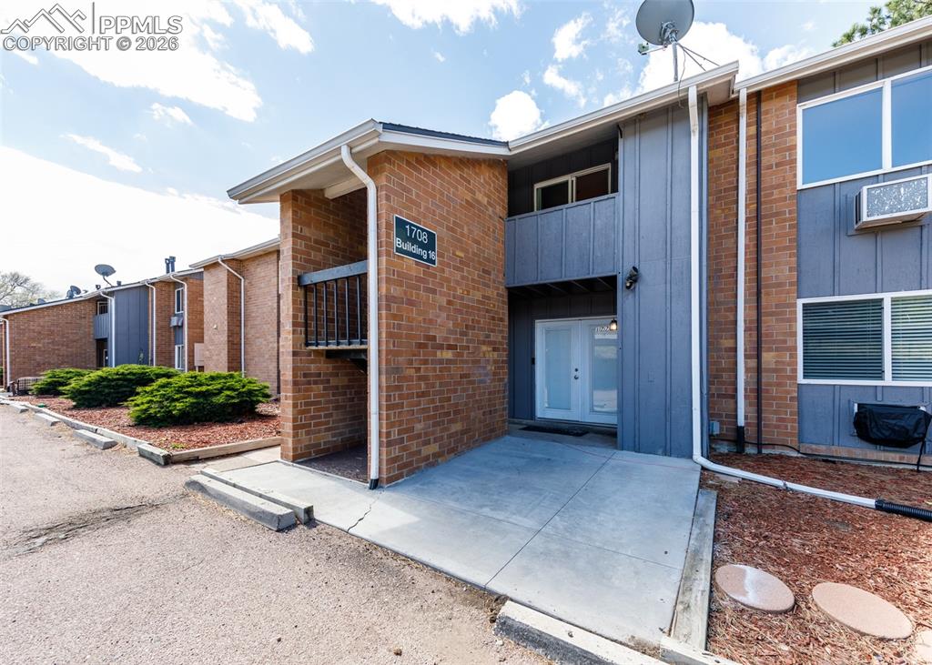 Image 37 of 45: Back of Structure