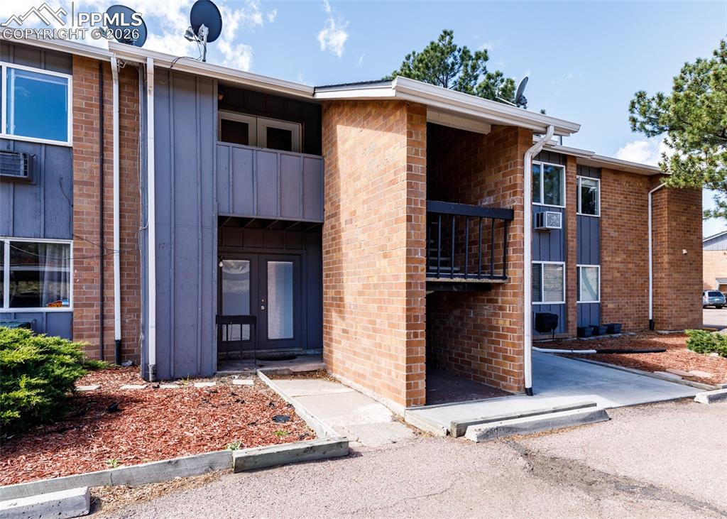 Image 38 of 45: Back of Structure