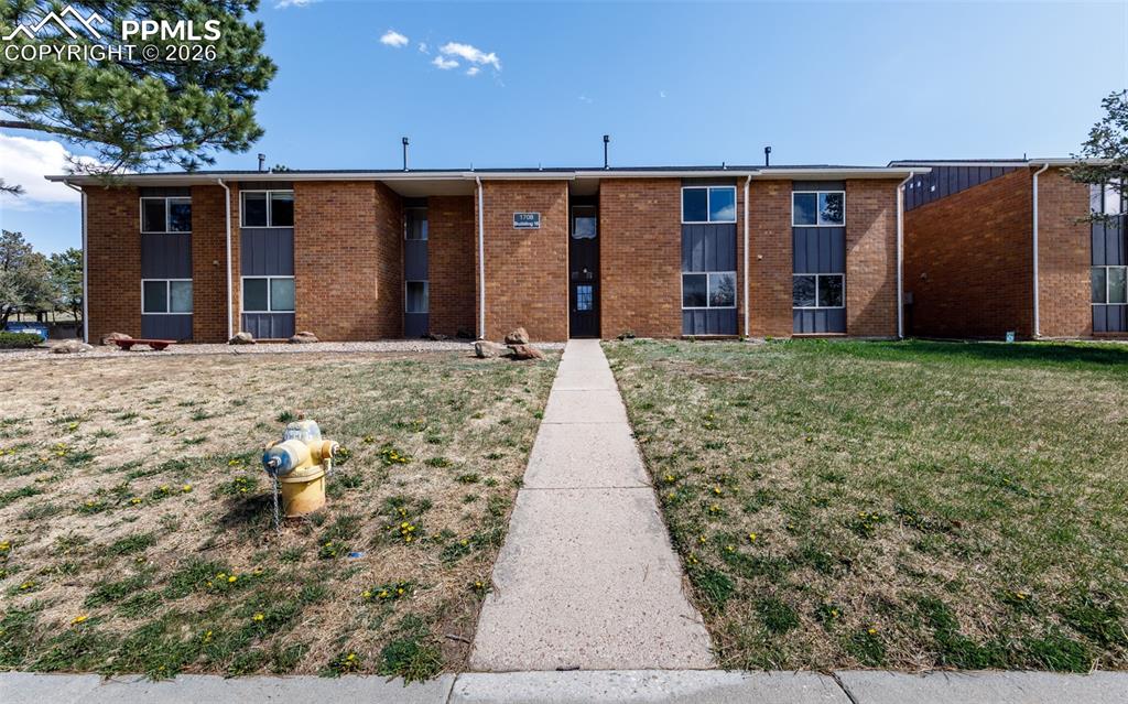 Image 4 of 45: Front of Structure