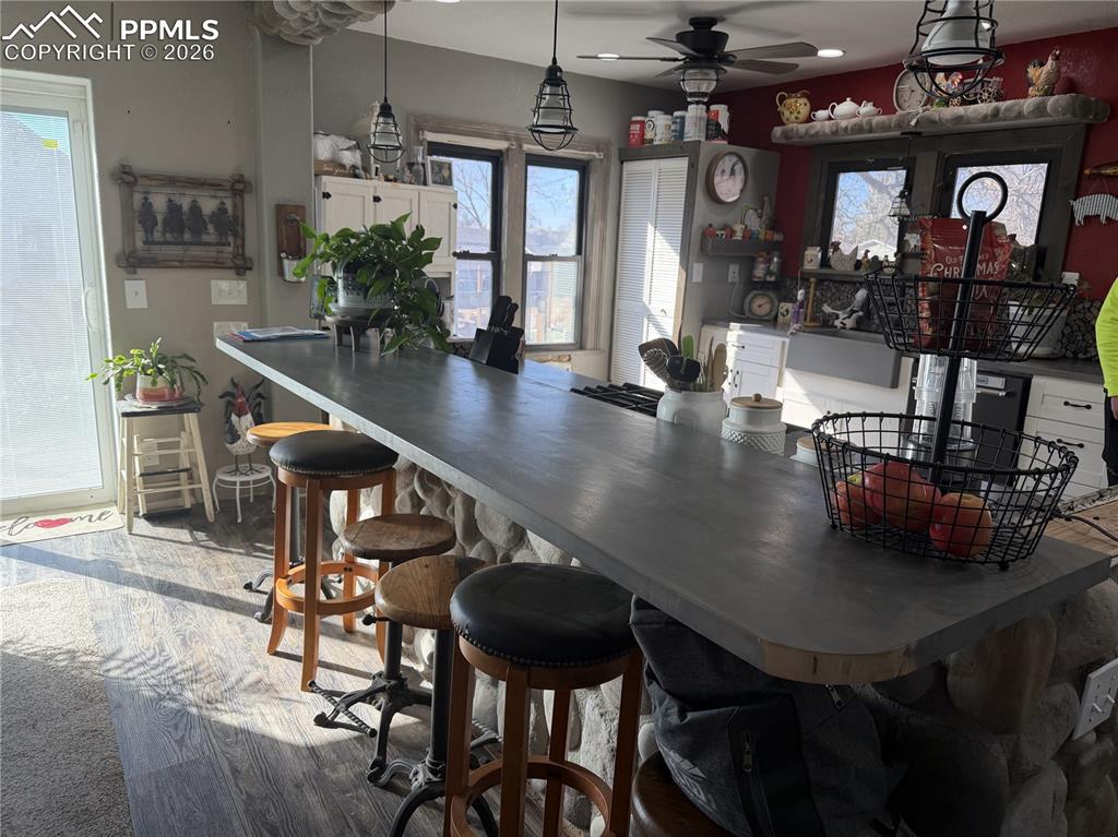 Image 10 of 10: Kitchen