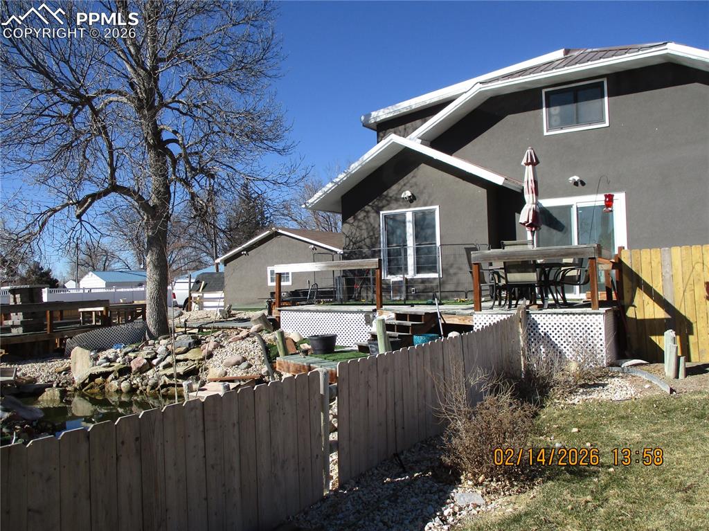 Image 5 of 10: Back of Structure