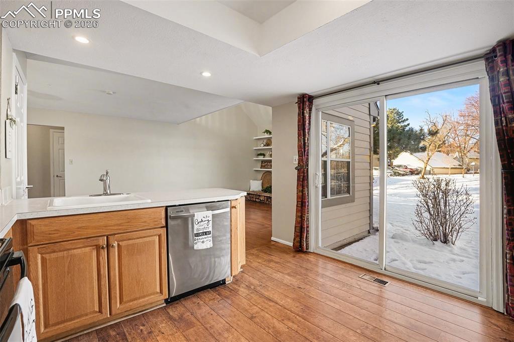 Image 12 of 29: Spacious, well-appointed kitchen offering ample counter and cabinet space, 