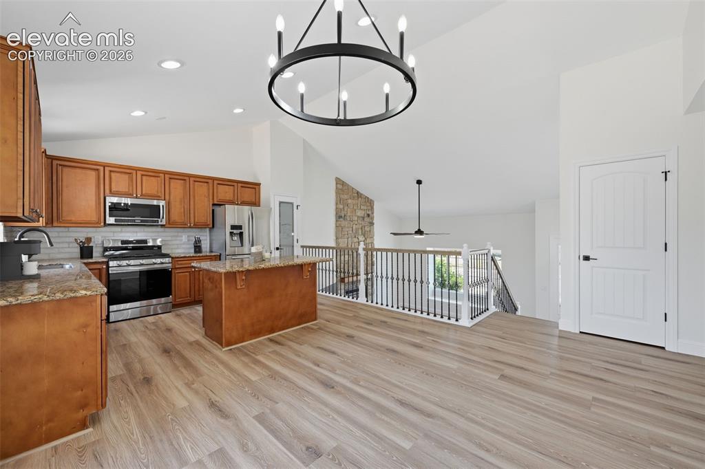 Image 11 of 36: Kitchen