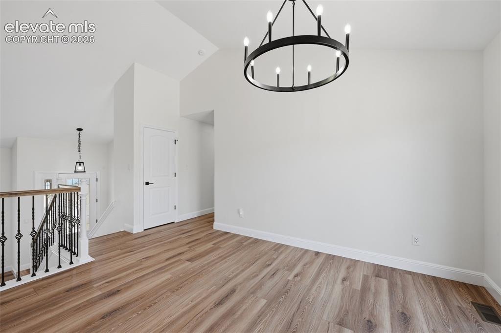 Image 14 of 36: Dining Area