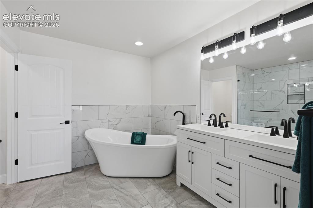 Image 22 of 36: Master Bathroom