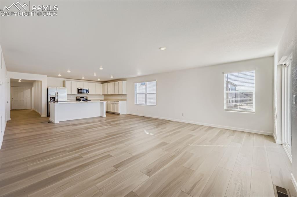 Image 3 of 12: Living Room