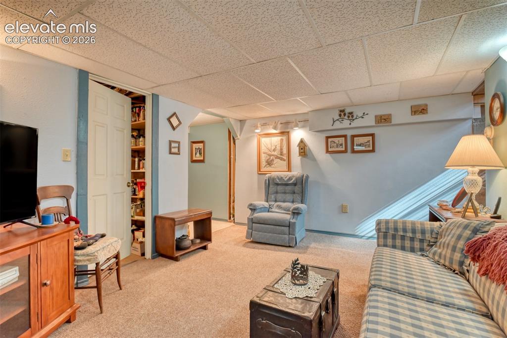Image 43 of 50: 22500 House
