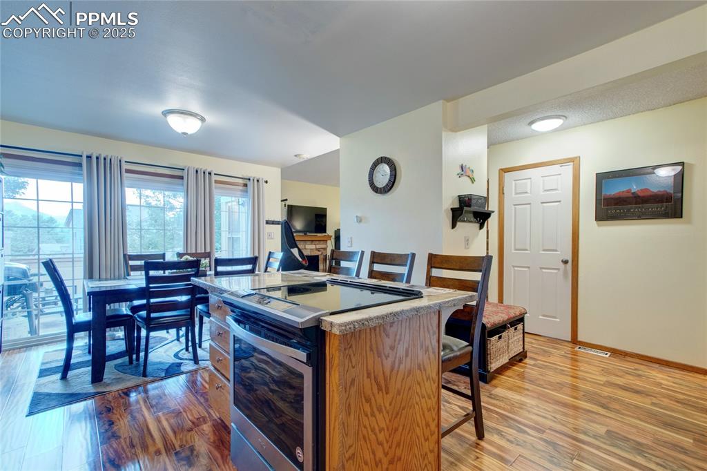 Image 11 of 38: Kitchen