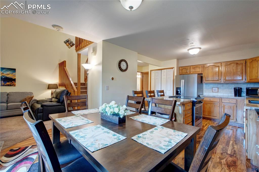 Image 12 of 38: Dining Area
