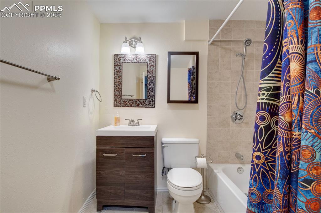 Image 34 of 38: Basement full bathroom
