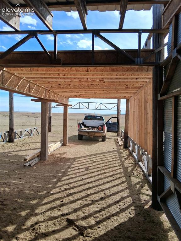 Image 6 of 10: Parking