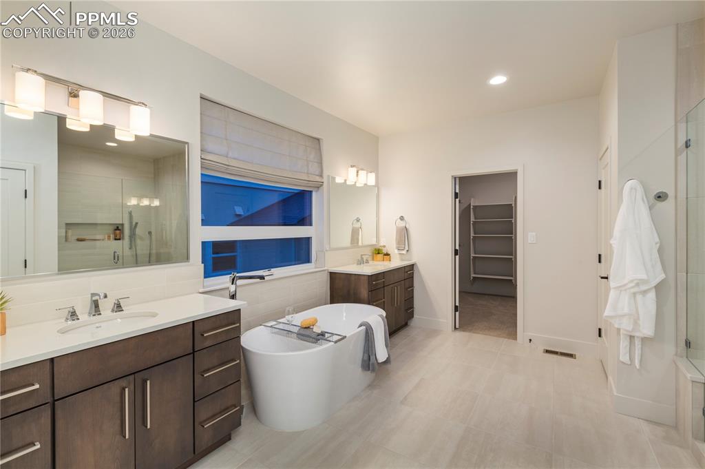 Image 20 of 44: No Description Available