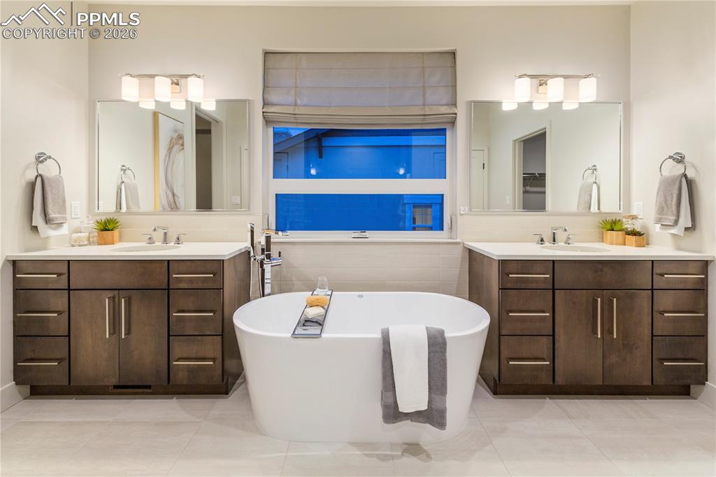 Image 21 of 44: No Description Available