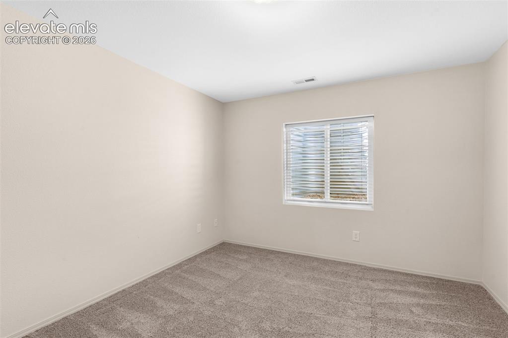 Image 31 of 39: Family Room