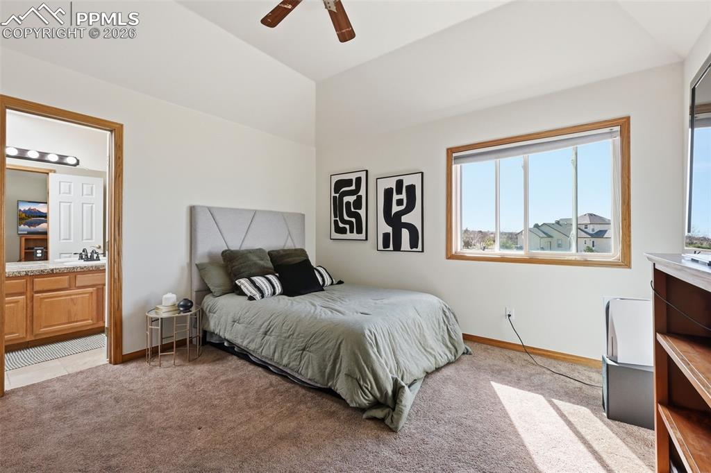 Image 42 of 50: Bedroom