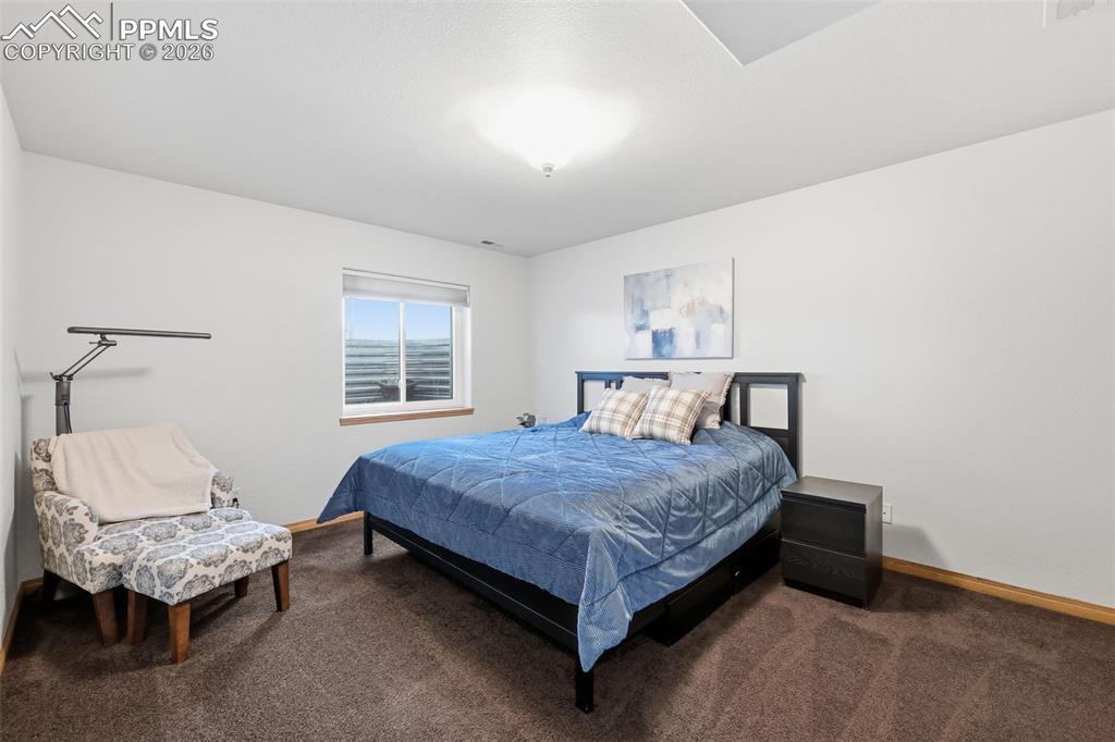 Image 48 of 50: Bedroom