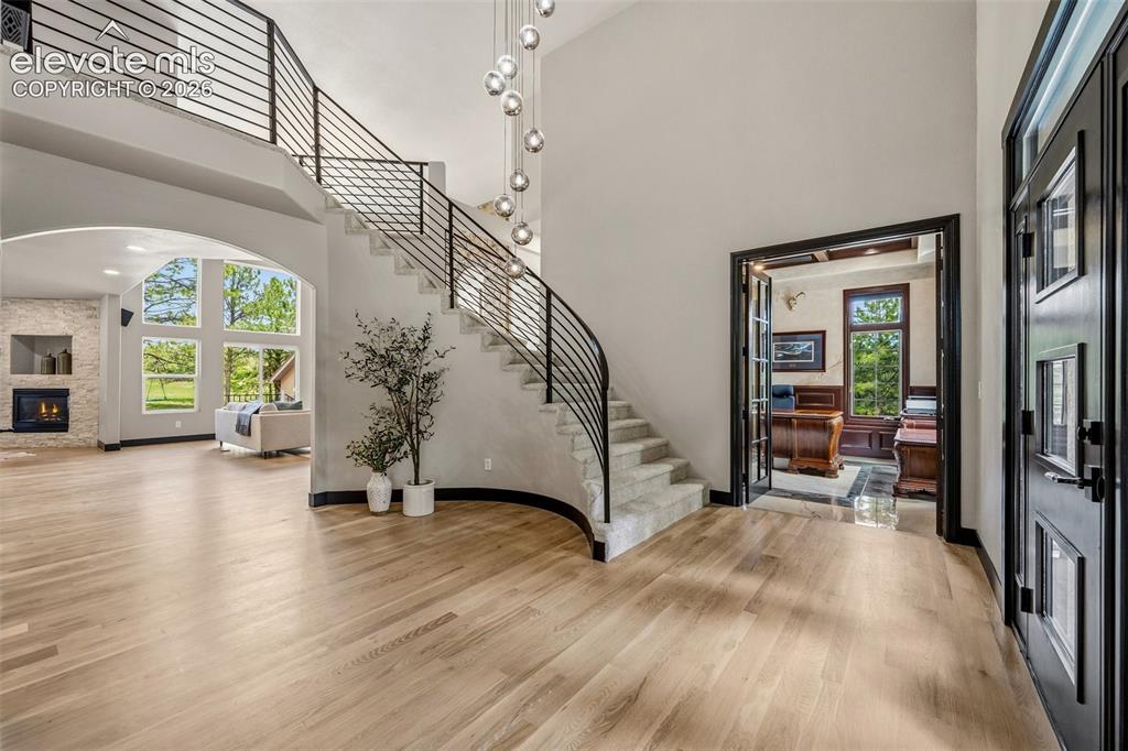 Image 4 of 46: Solid hardwood floors